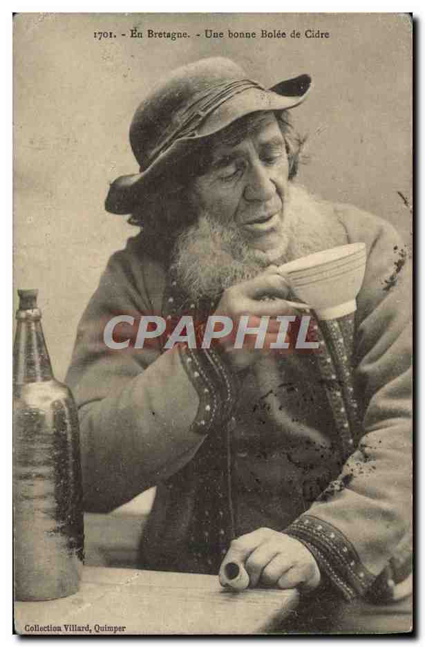 CPA En Bretagne Une Bonne Bolee De Cidre Homme Folklore