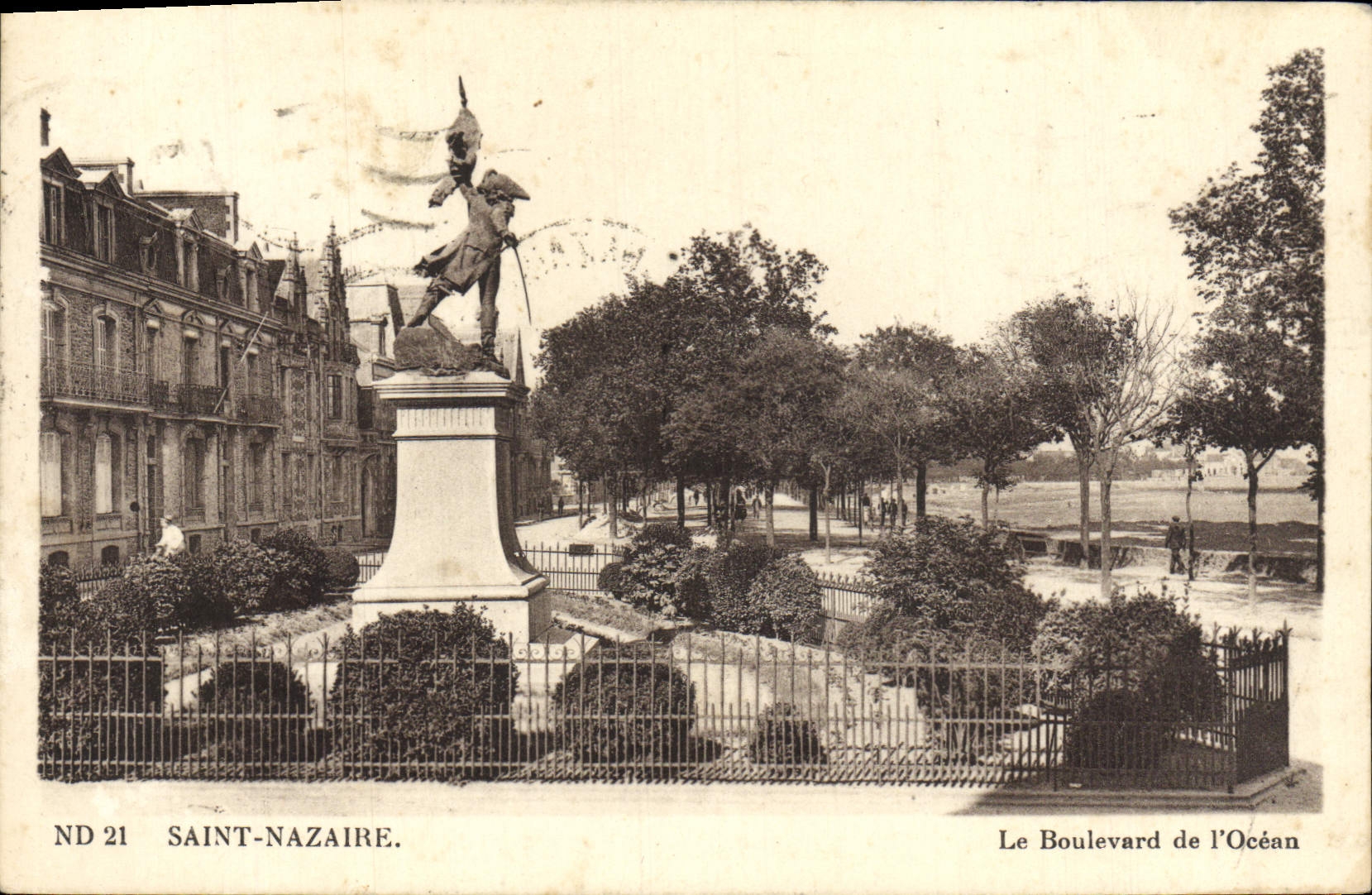 CPA Saint Nazaire Le Boulevard De l'Ocean