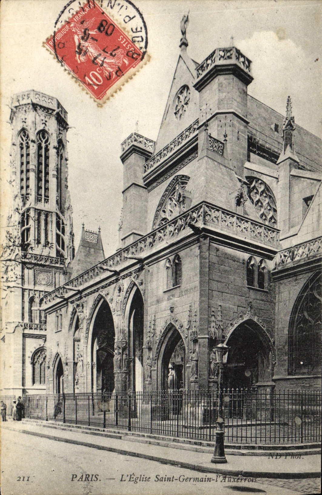 CPA Paris L'Eglise Saint Germain l'Auxerrois
