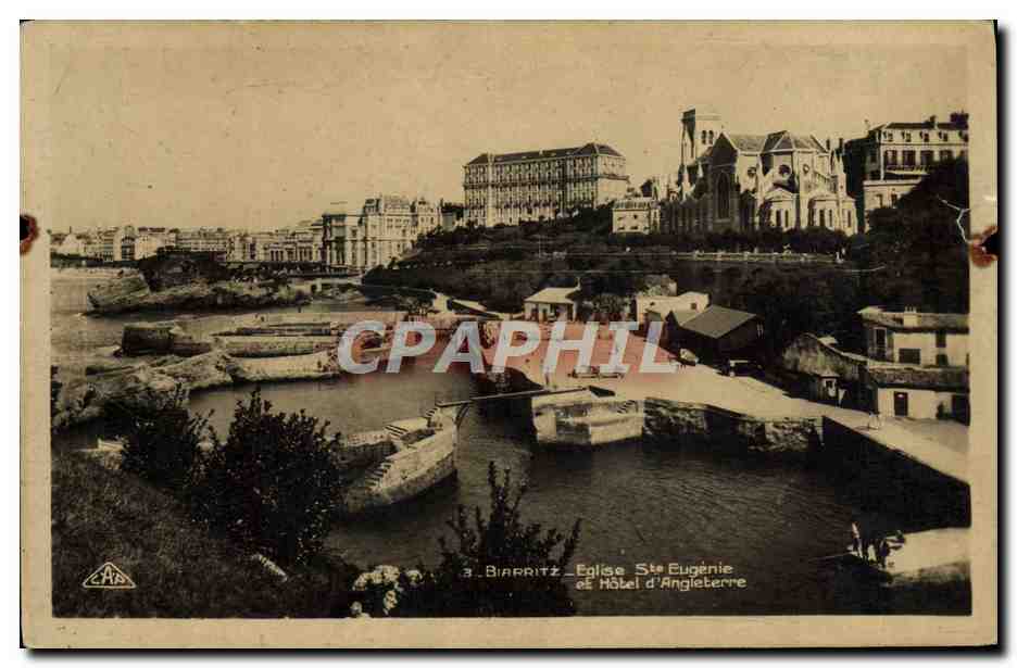 CPA Biarritz Eglise Ste Eugenie Et Hotel D'Angleterre