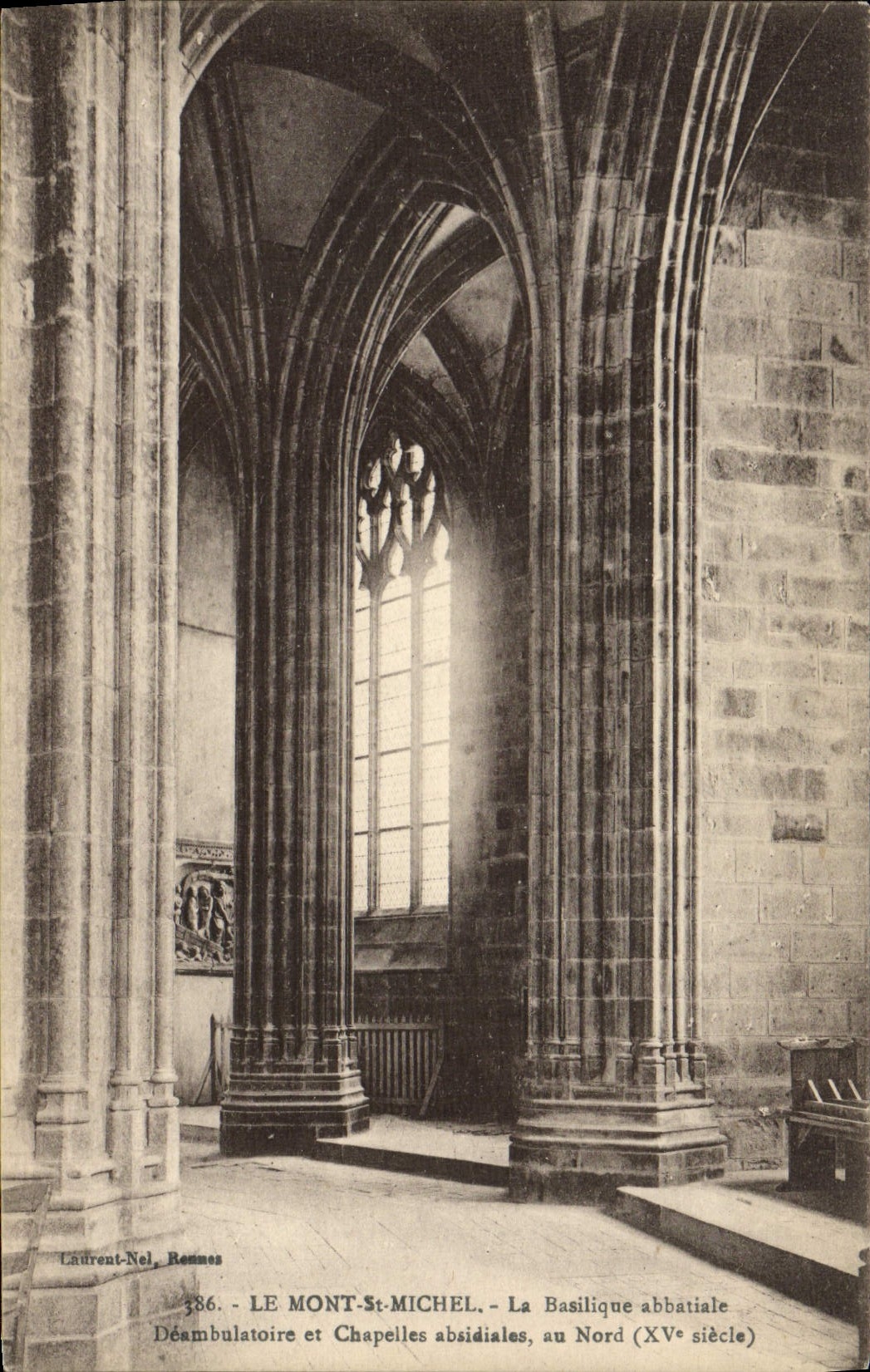 CPA Le Mont St Michel La Basilique Abbatiale Deambulatoire et chapelles absidiales au Nord