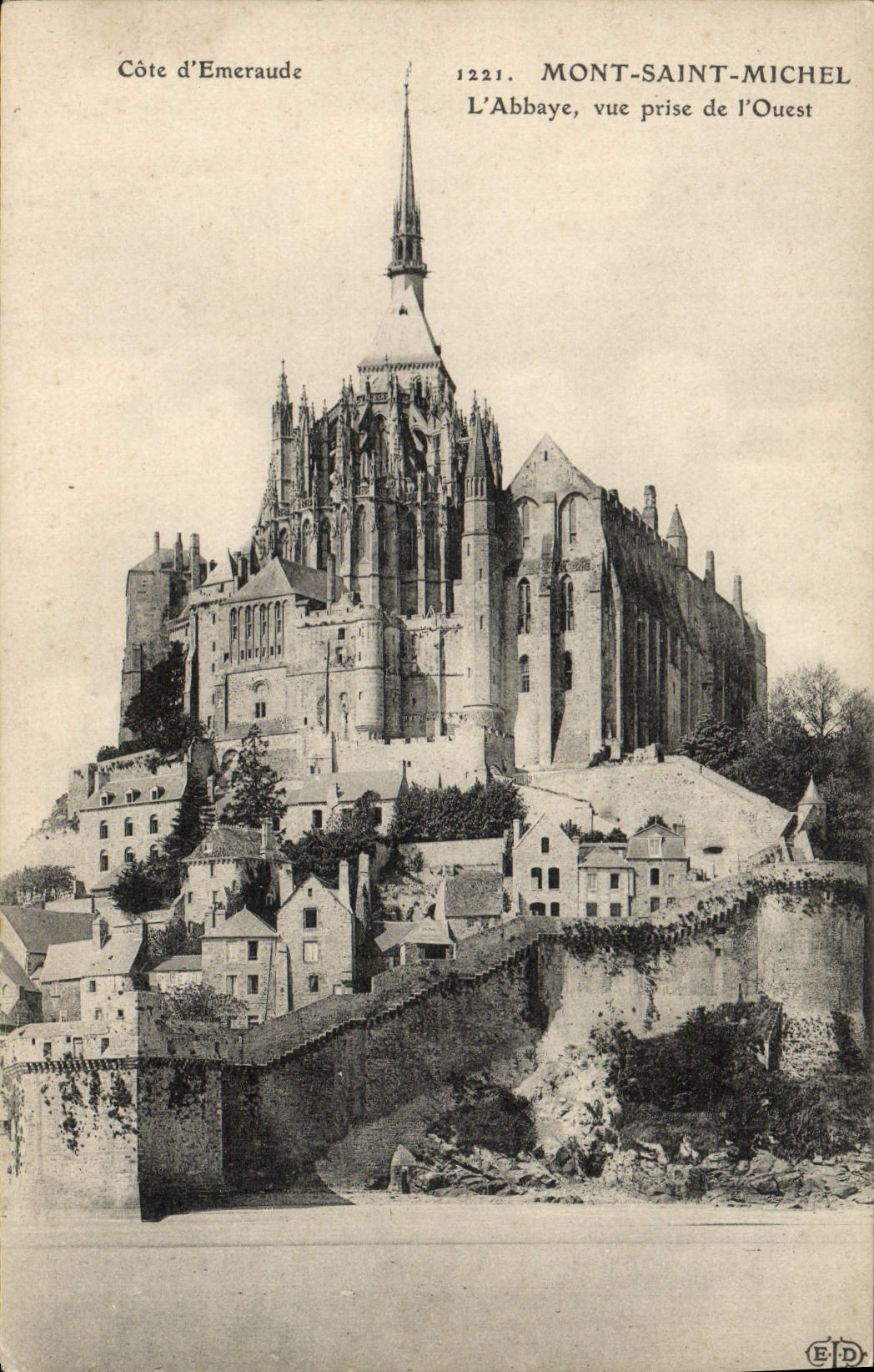 Mont-Saint-Michel — vue de l'abbaye prise de l'Ouest — Côte d'Emeraude, n°1221