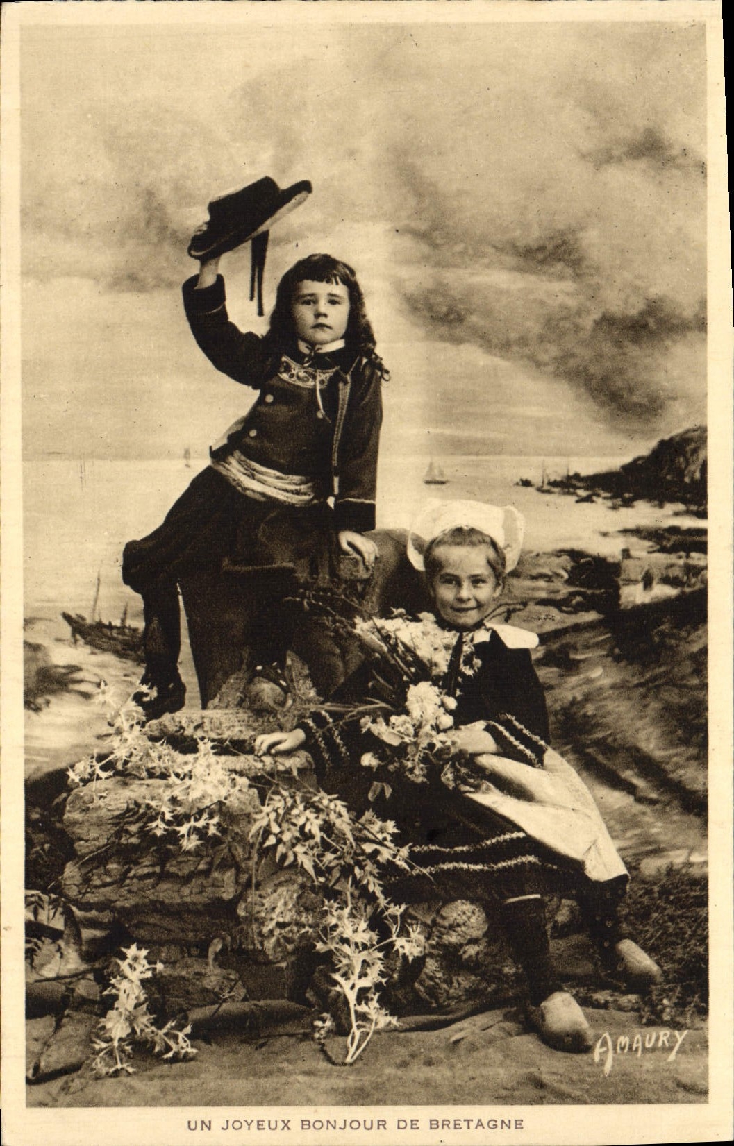 CPA Un Joyeux Bonjour De Bretagne Enfants Folklore