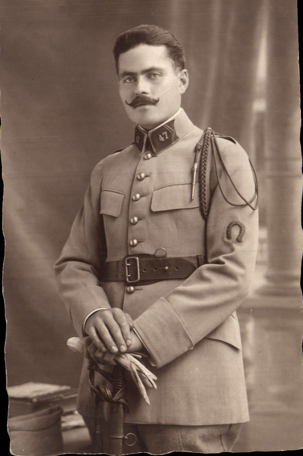 CARTE PHOTO Soldat Militaria (47 sur le col)
