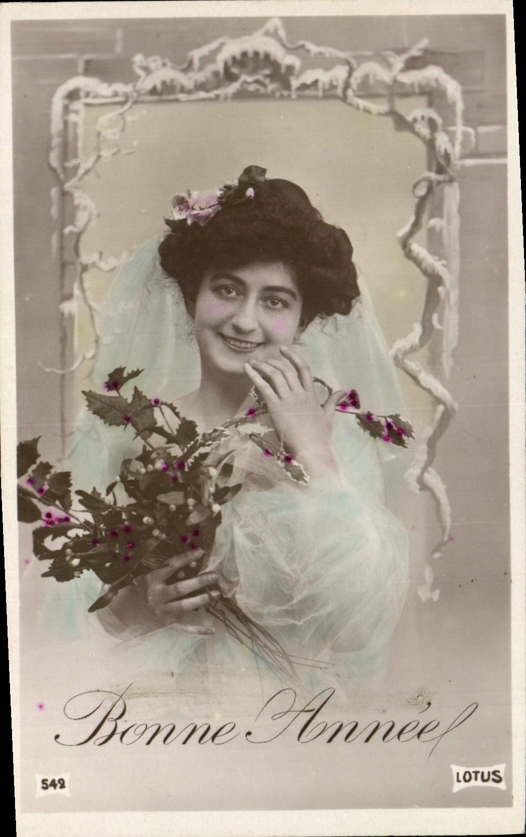 Donna in abito da sposa — decoro invernale — editore LOTUS, n° 542
