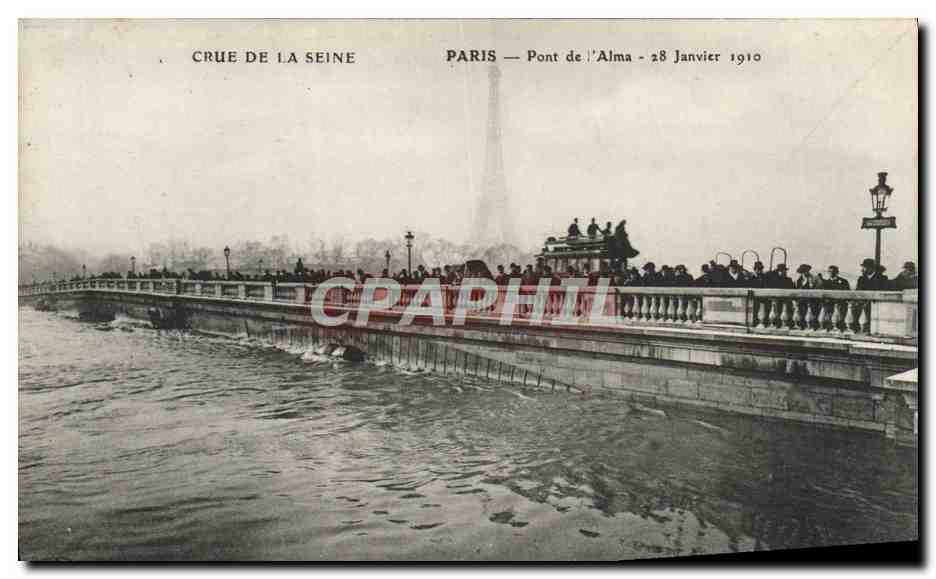 CPA Paris Pont de L'Alma Crue De La Seine Tour Eiffel