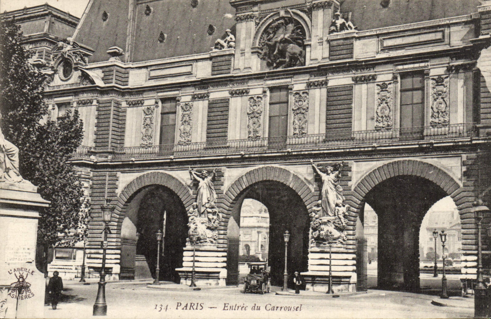 CPA Paris Entree du Carrousel Automobile