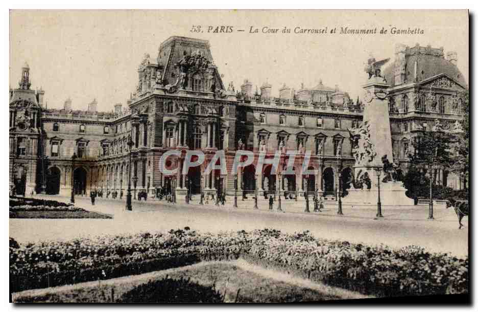 CPA Paris La Cour du Carrousel et Monument de Gambetta