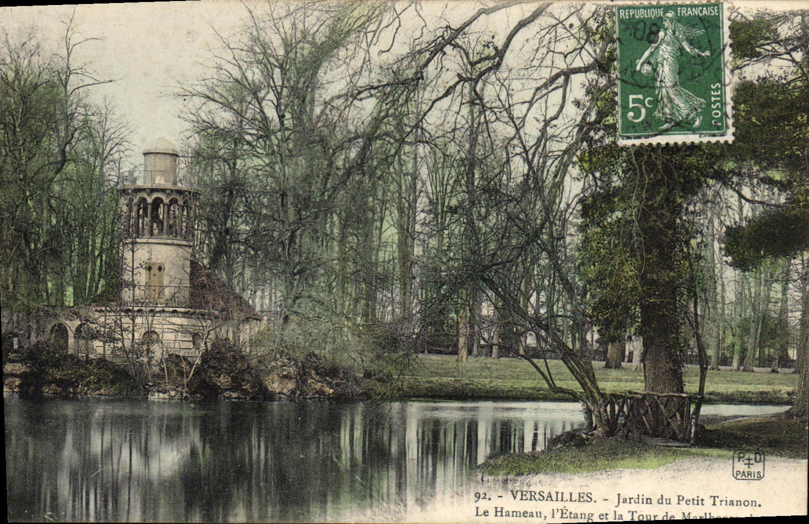 CPA Versailles Jardin du Petit Trianon Le hameau L'etang et la tour de Malborough