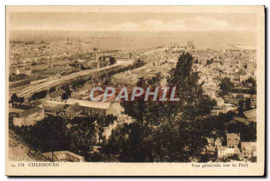 CPA Cherbourg Vue generale sur le port