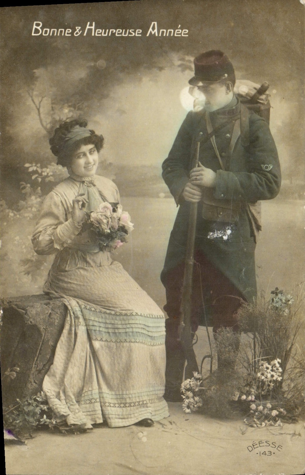 CPA Fantaisie Femme Soldat Militaria 