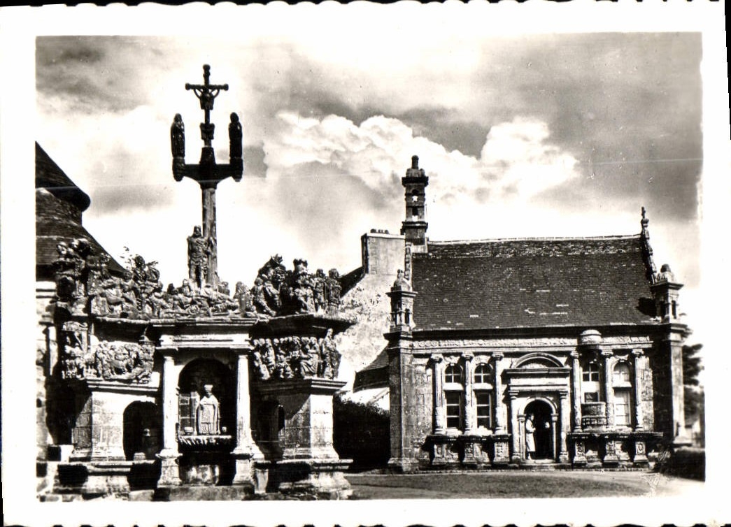 CPM Guimiliau Calvaire Et Chapelle Du 17eme