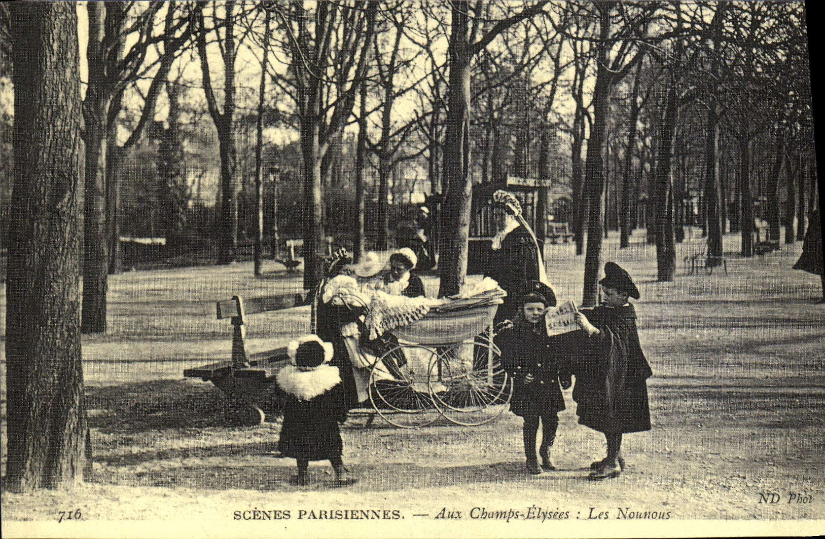 REPRO Scenes Parisiennes Aux Champs Elysees Les nounous