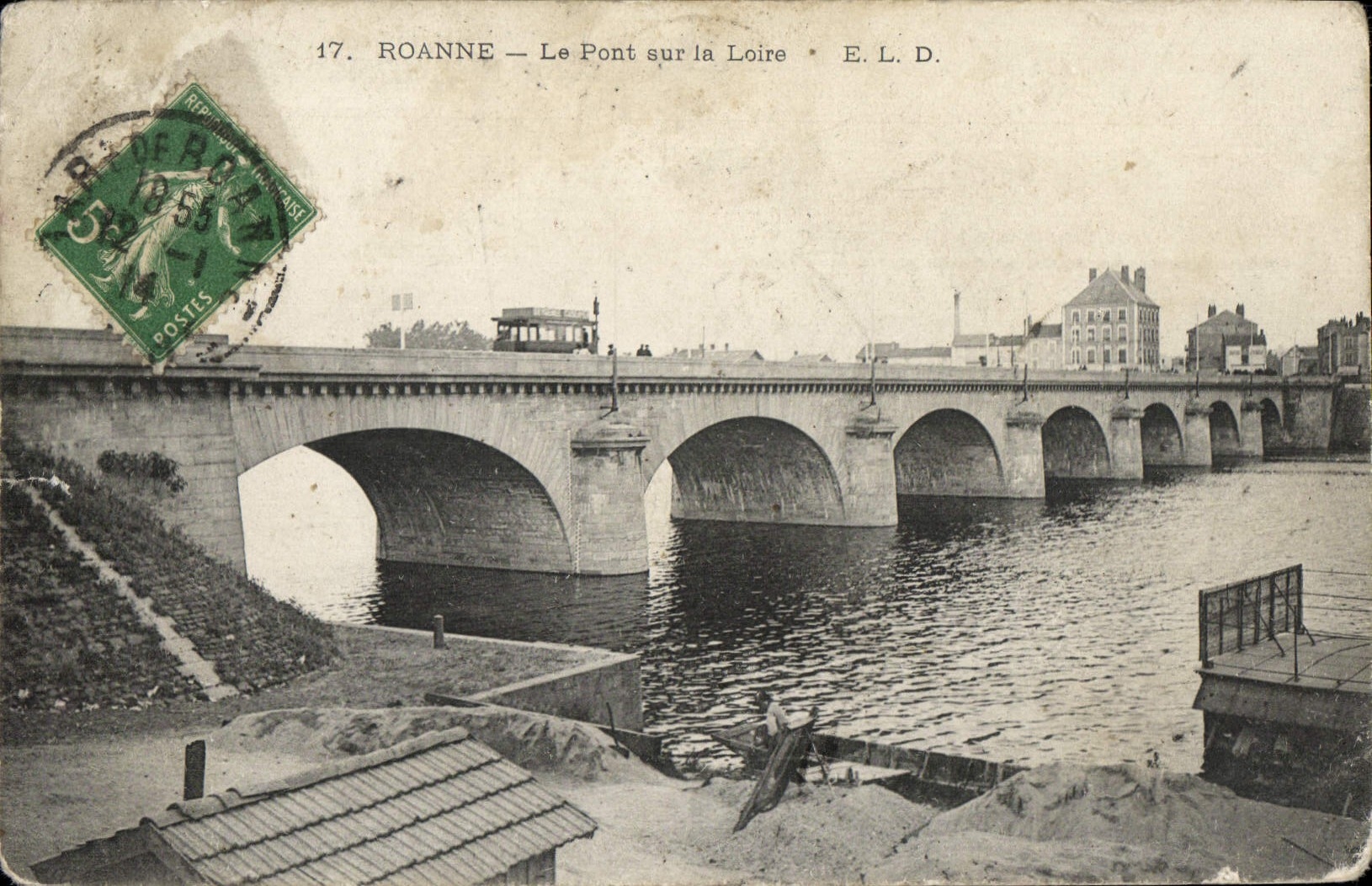 CPA Roanne Le Pont sur la Loire