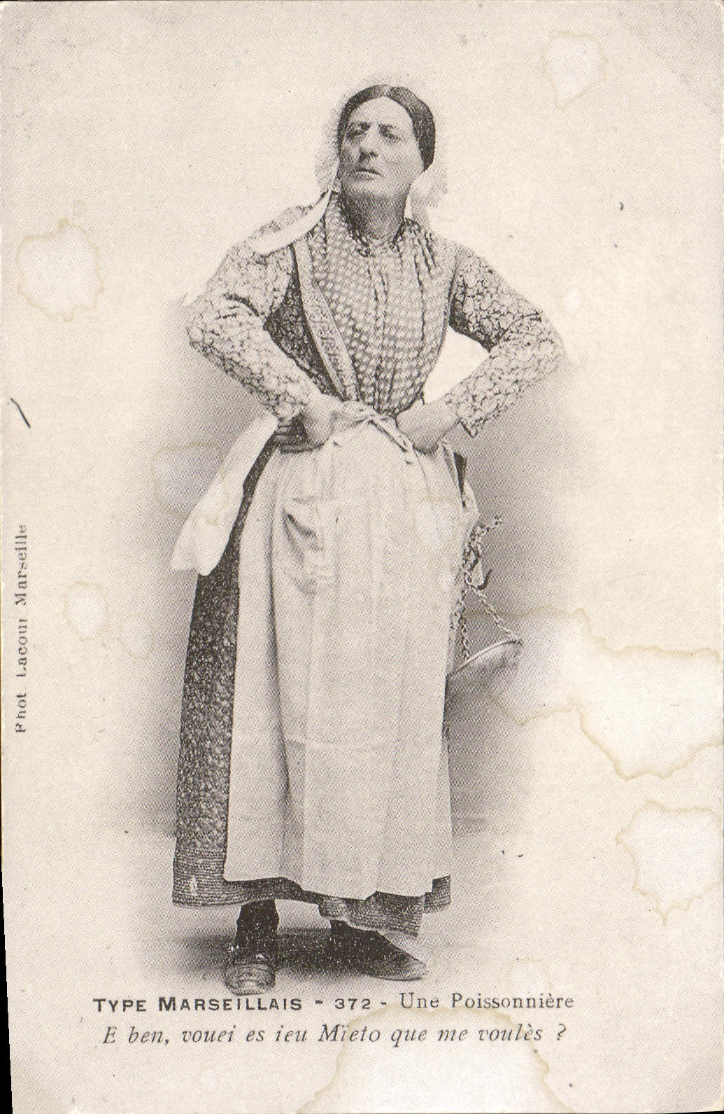 REPRO Type Marseillais Femme Marseille Folklore