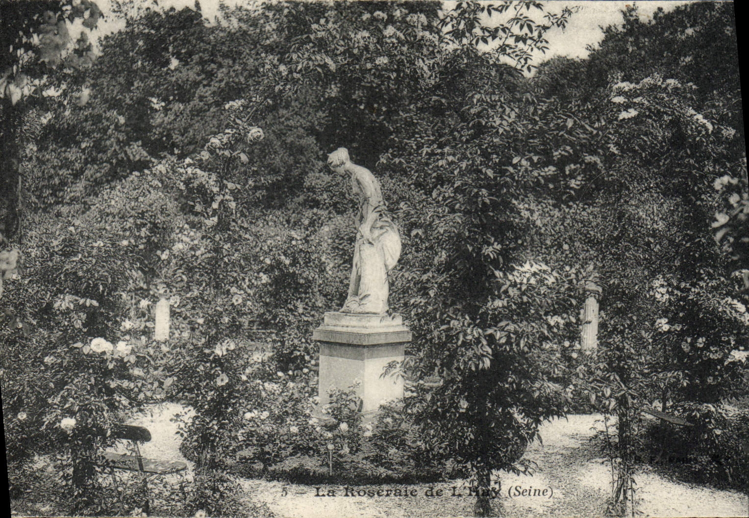 CPA La Roseraie de l'Hay Fleurs 