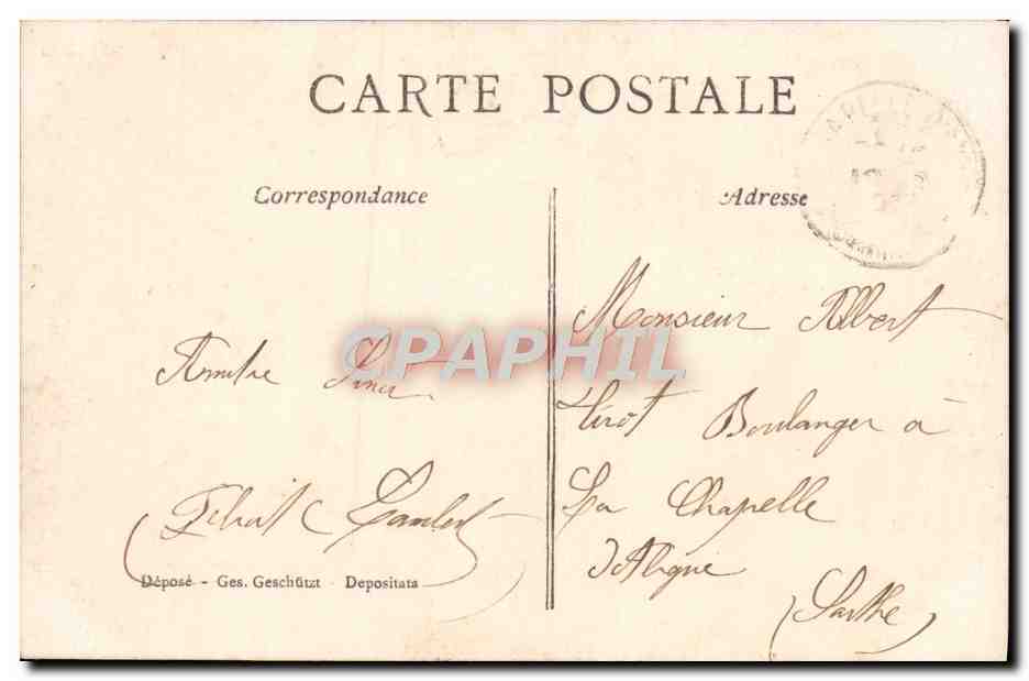 CPA Pres Des Roses aux parfums capiteux Femme — Verso
