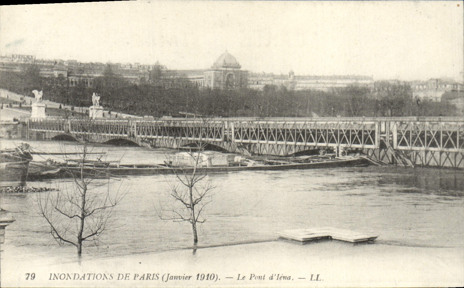 Inondations de Paris (Janvier 1910) — Le Pont d'Iéna — LL. — N° 79