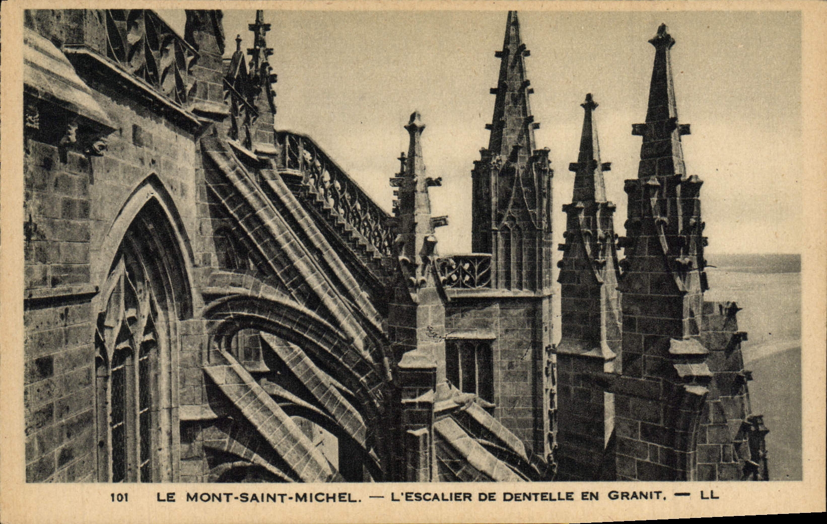 CPA Le Mont Saint Michel L'Escalier de Dentelle en Granit