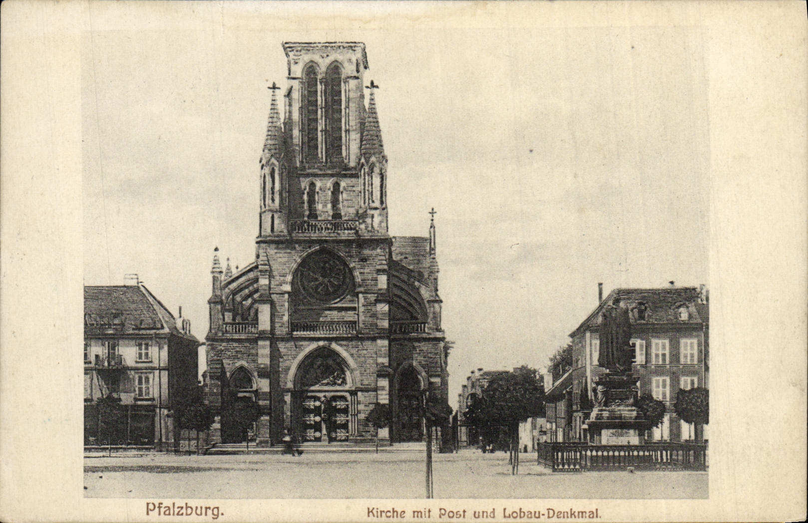 CPA Pfalzburg Kirche mit Post und Lobau Denkmal