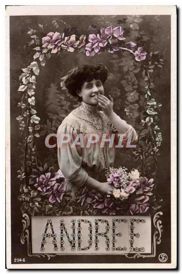 Femme souriante avec bouquet — carte postale ANDREEE n°2046 — éditeur S