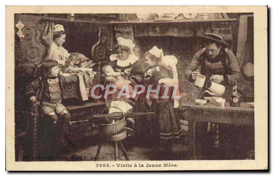 CPA Visite a la Jeune Mere Folklore