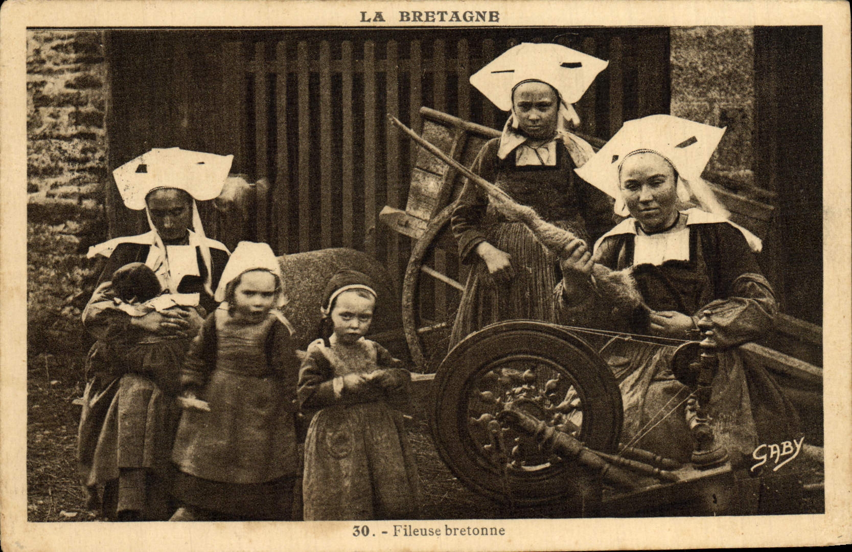 CPA Fileuse Bretonne Folklore