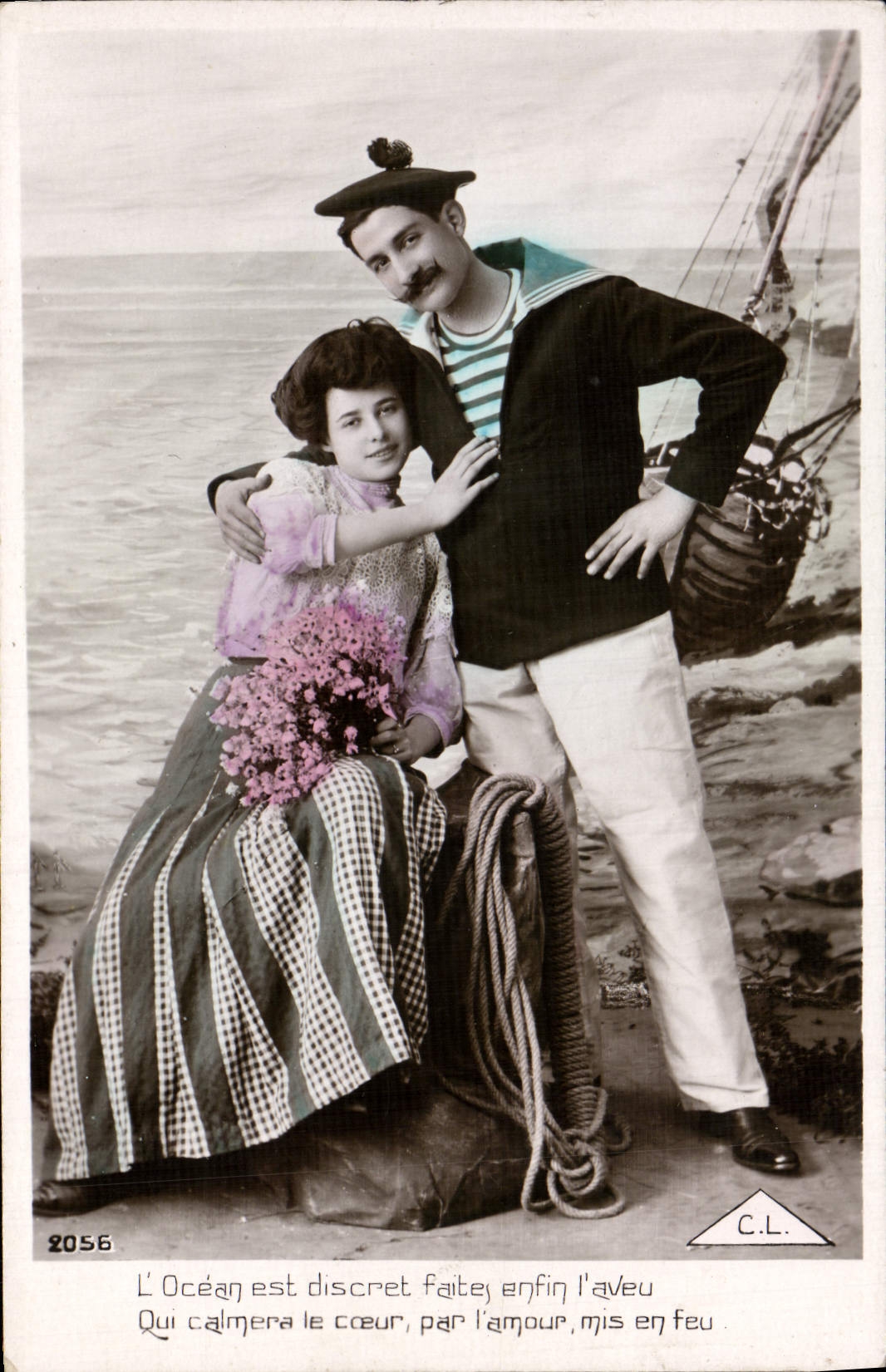 Couples amoureux — marin et femme au bord de la mer — C.L. n°2056