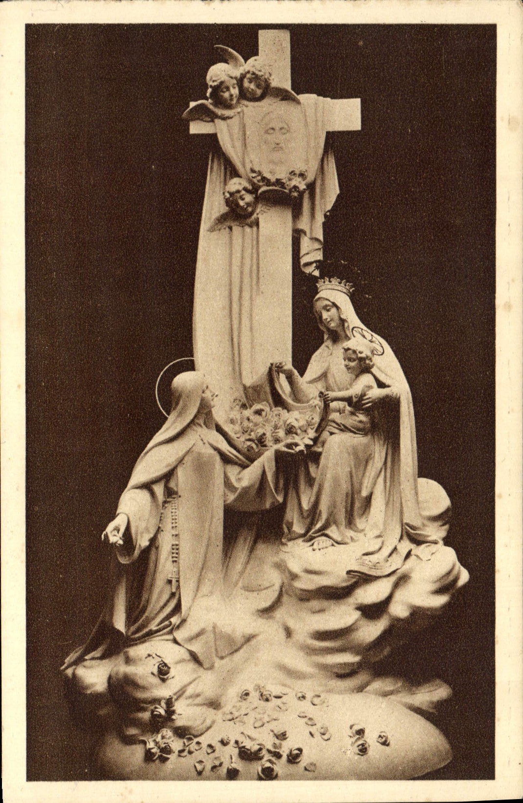 La Chapelle des Carmélites de Lisieux — Groupe sculpté dominant le Maître-Autel — CPAPHIL