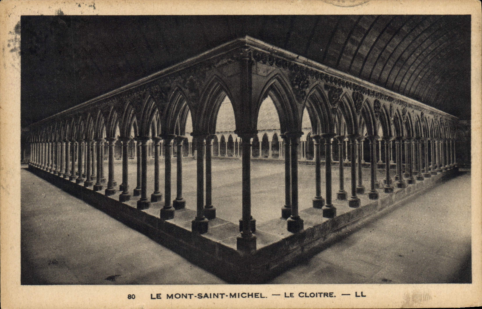 CPA Le Mont Saint Michel Le Cloitre