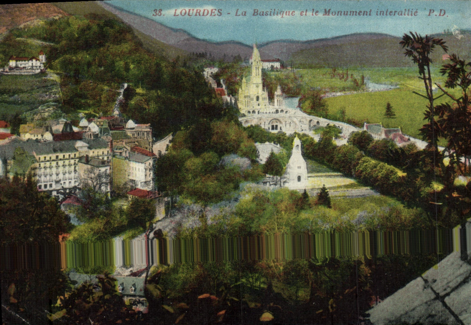 CPA Lourdes La Basilique Et Le Monument Interallie