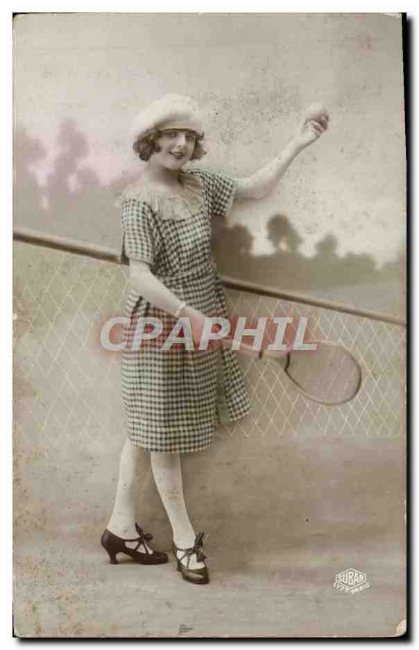 Jeune femme en tenue de tennis — Surari 1927-1930