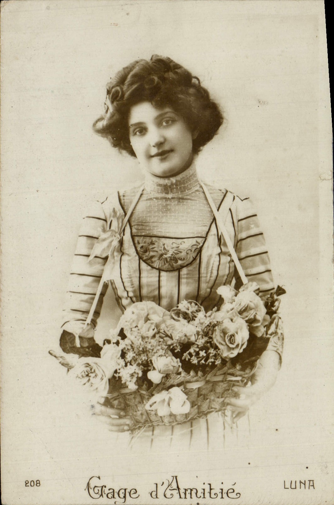 CPA Fantaisie Femme Gage d'amitie