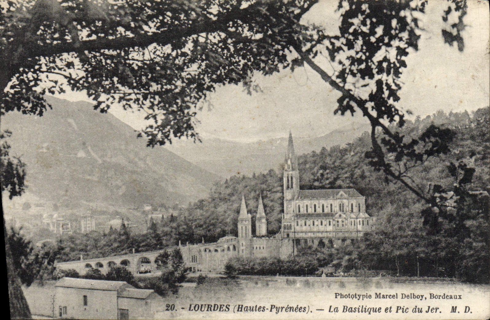CPA Lourdes La Basilique Et Pic Du Jer