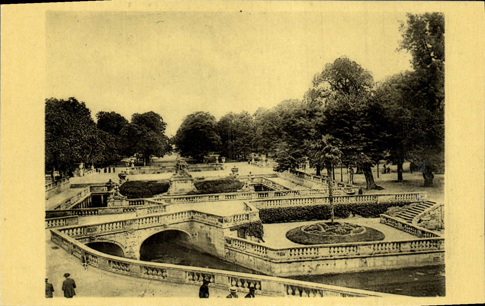 Le Jardin de la Fontaine — Nîmes — éditeur Fernand Nathan, n° 10