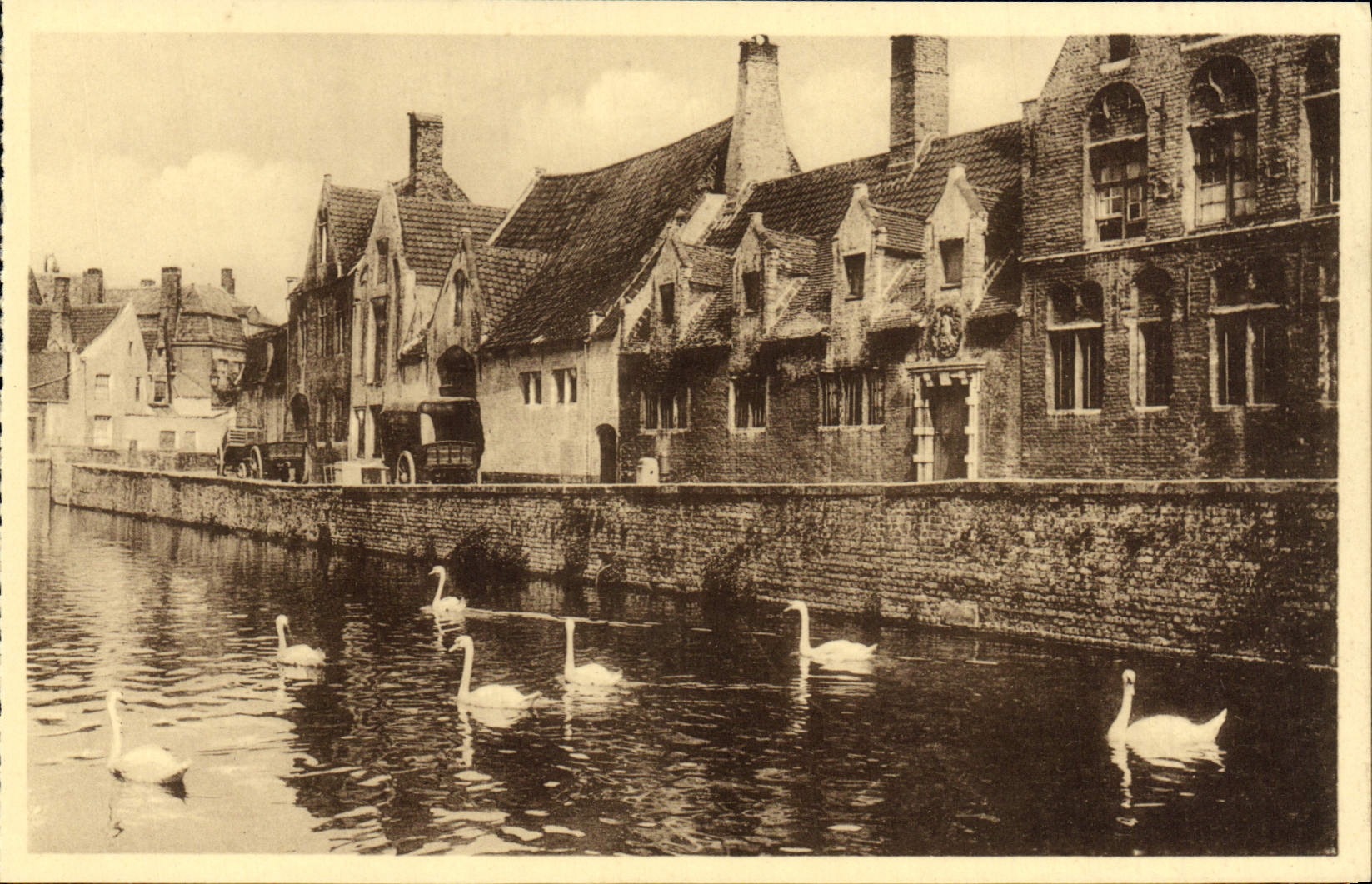 CPA Bruges quai Vert Maison Du Pelican Cygne
