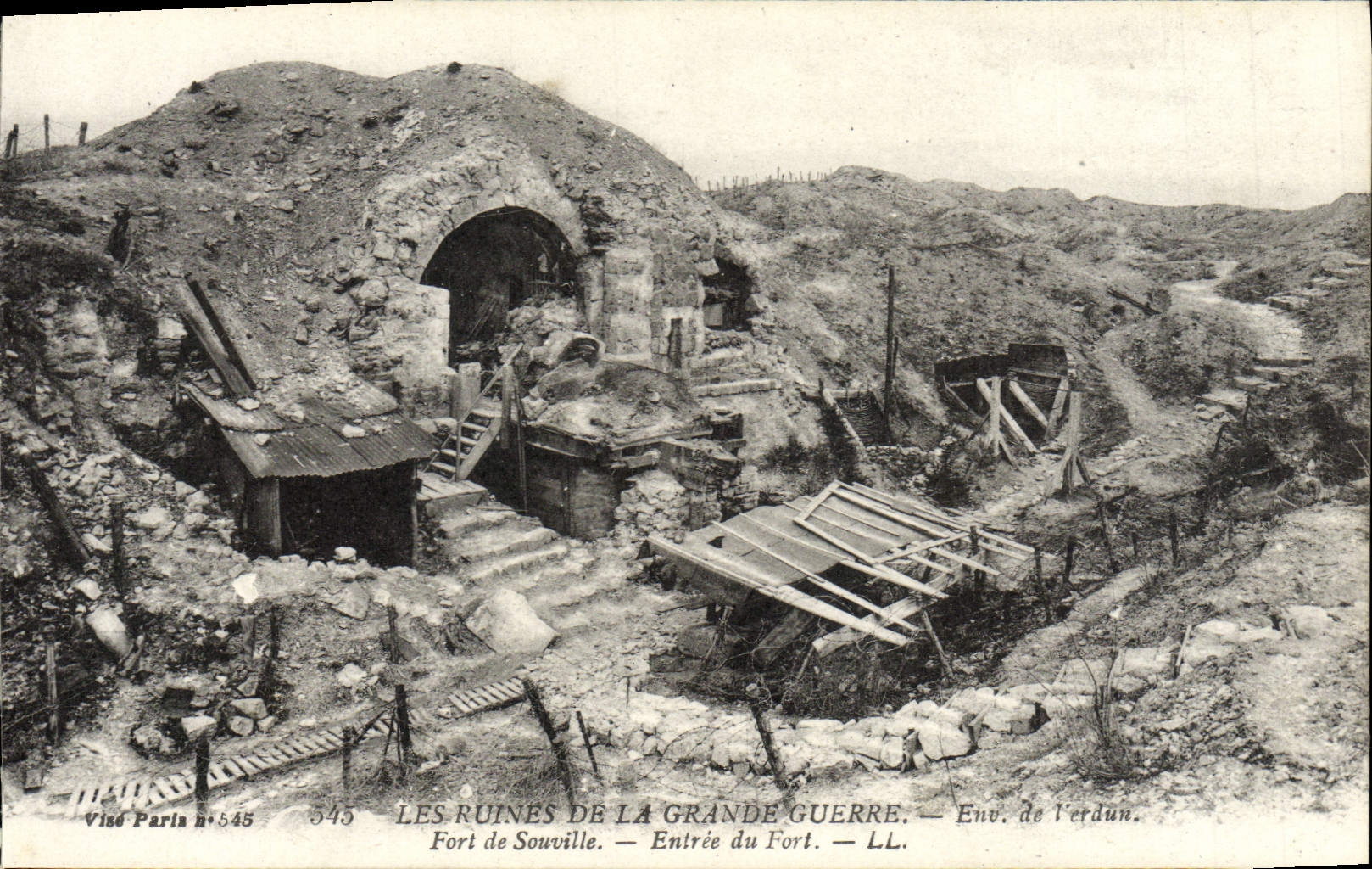 Ruines du Fort de Souville — Entrée du fort — Env. de Verdun