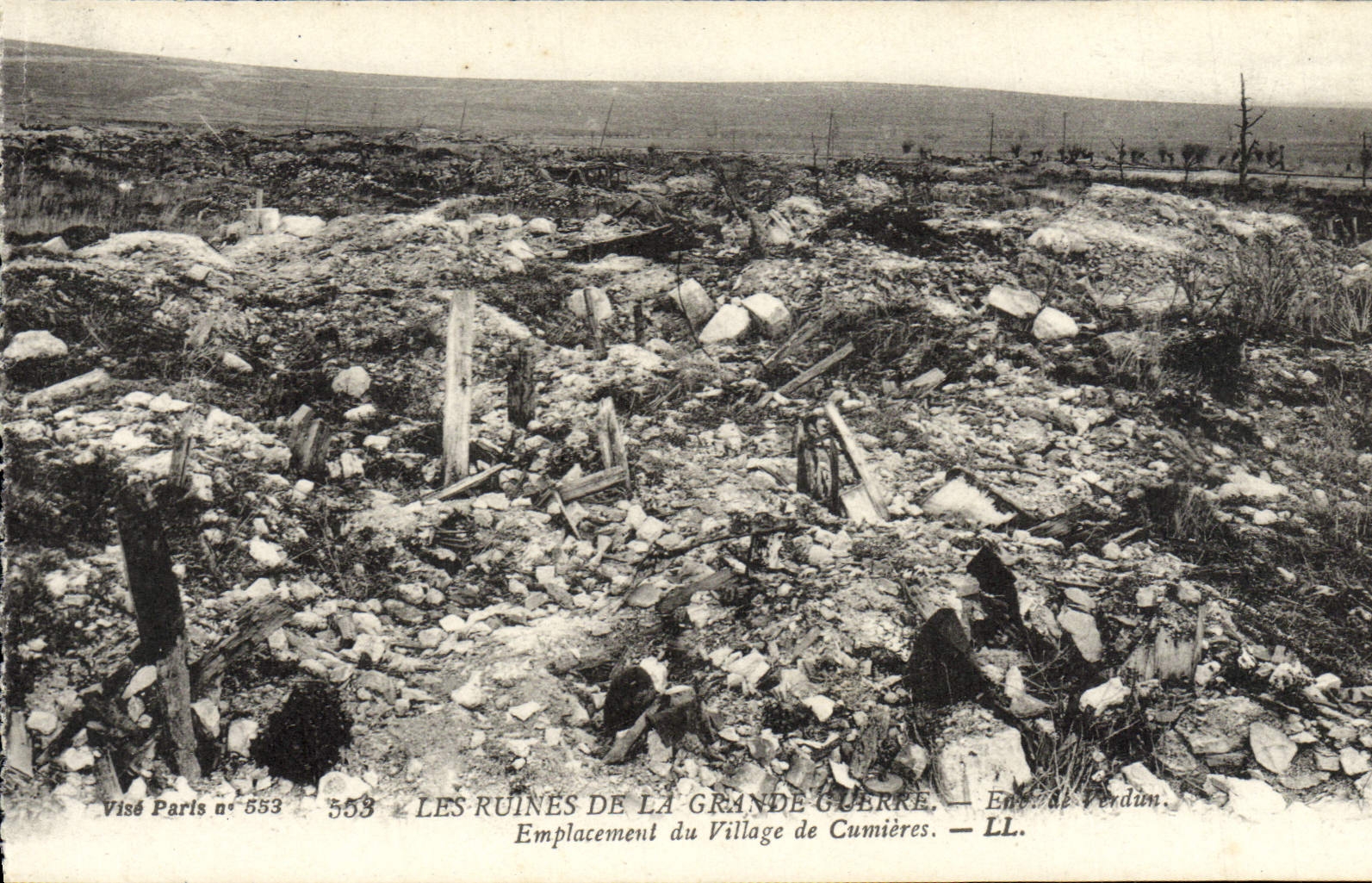 CPA Les Ruines De La Grande Guerre Env De Verdun Emplacement du village de Cumieres Militaria