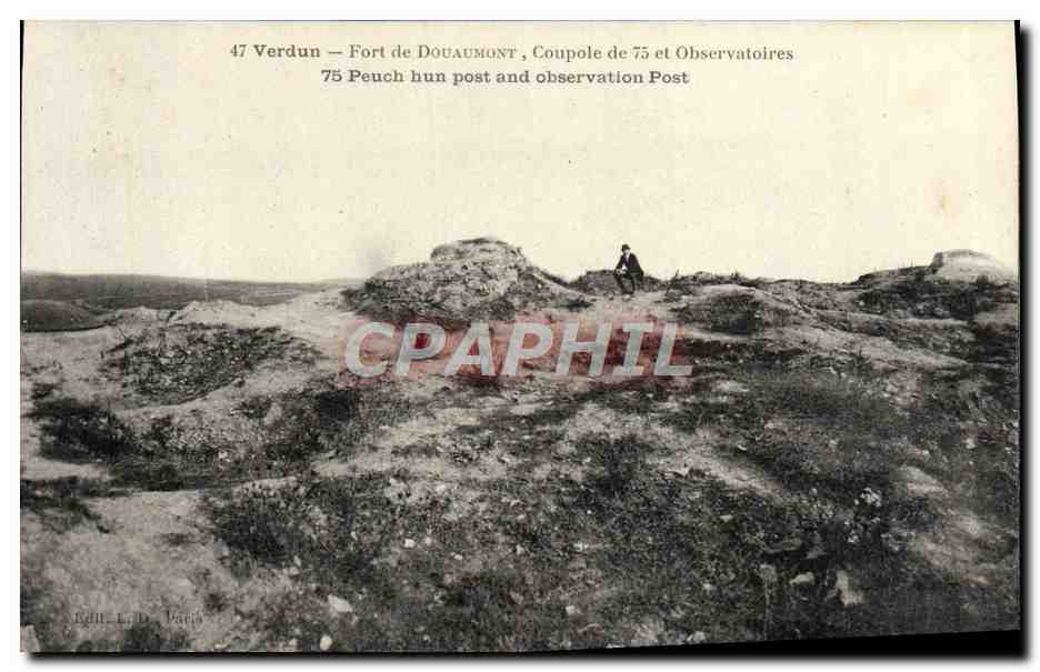CPA Verdun Fort de Douaumont Coupole de 75 et observatoires Militaria