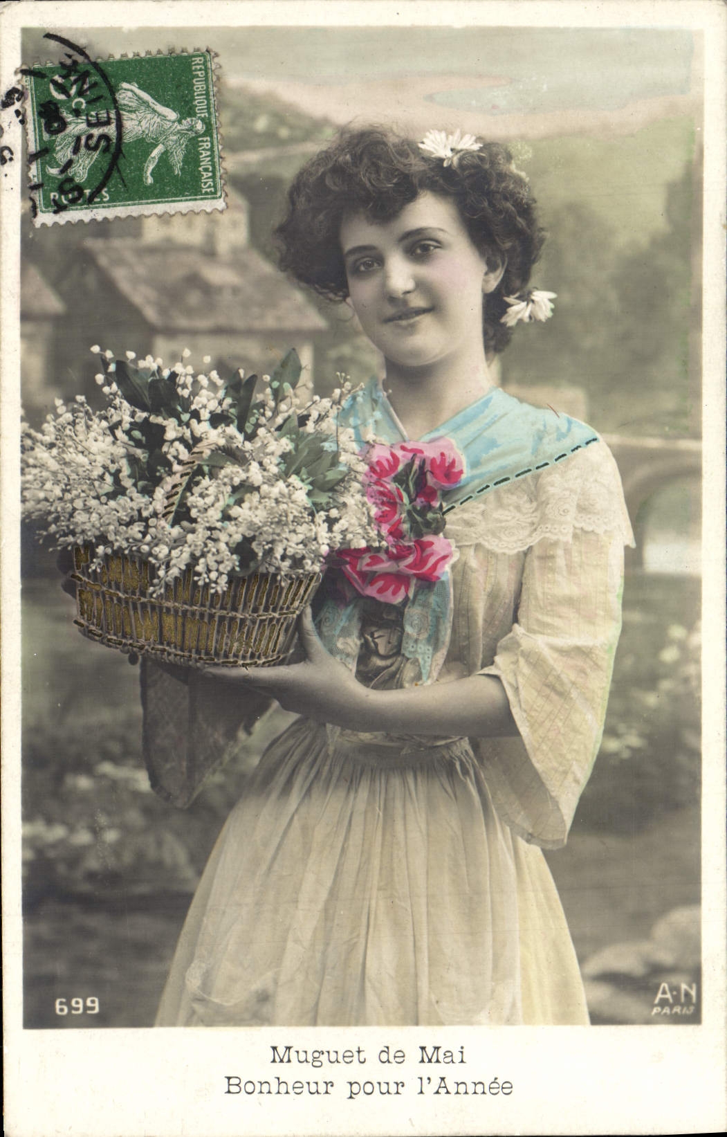 CPA Fantaisie Fleurs Muguet Femme