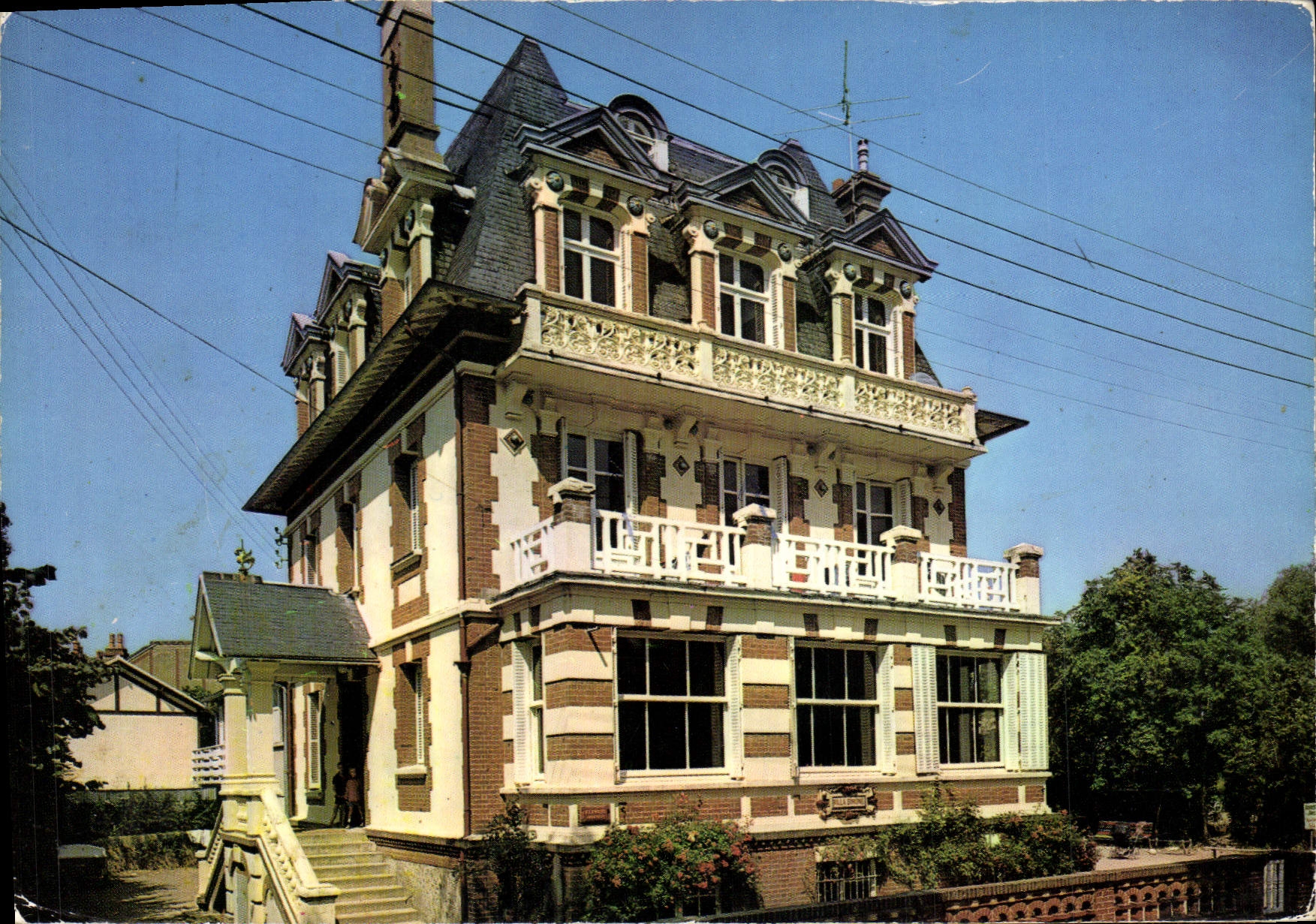 CPM Houlgate Maison Familiale De Vacances Avenue de la gare Colonie 