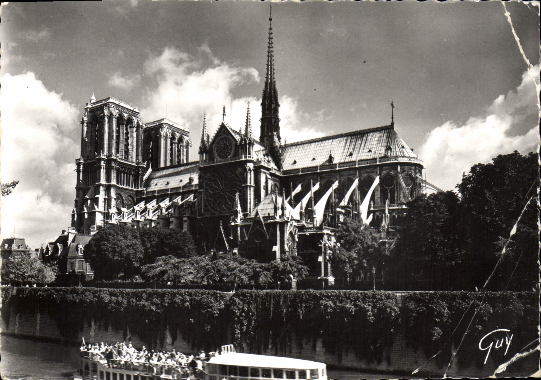 CPM Paris En Flanant Vue Generale De Notre Dame Bateau Peniche