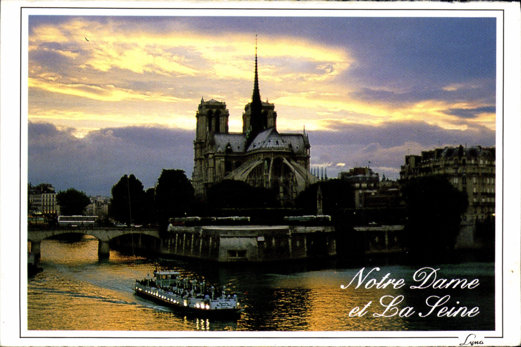 CPM Paris La Cathedrale Notre Dame