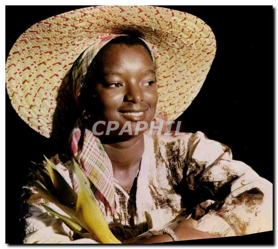 CPM Guadeloupe Un Sourire Femme