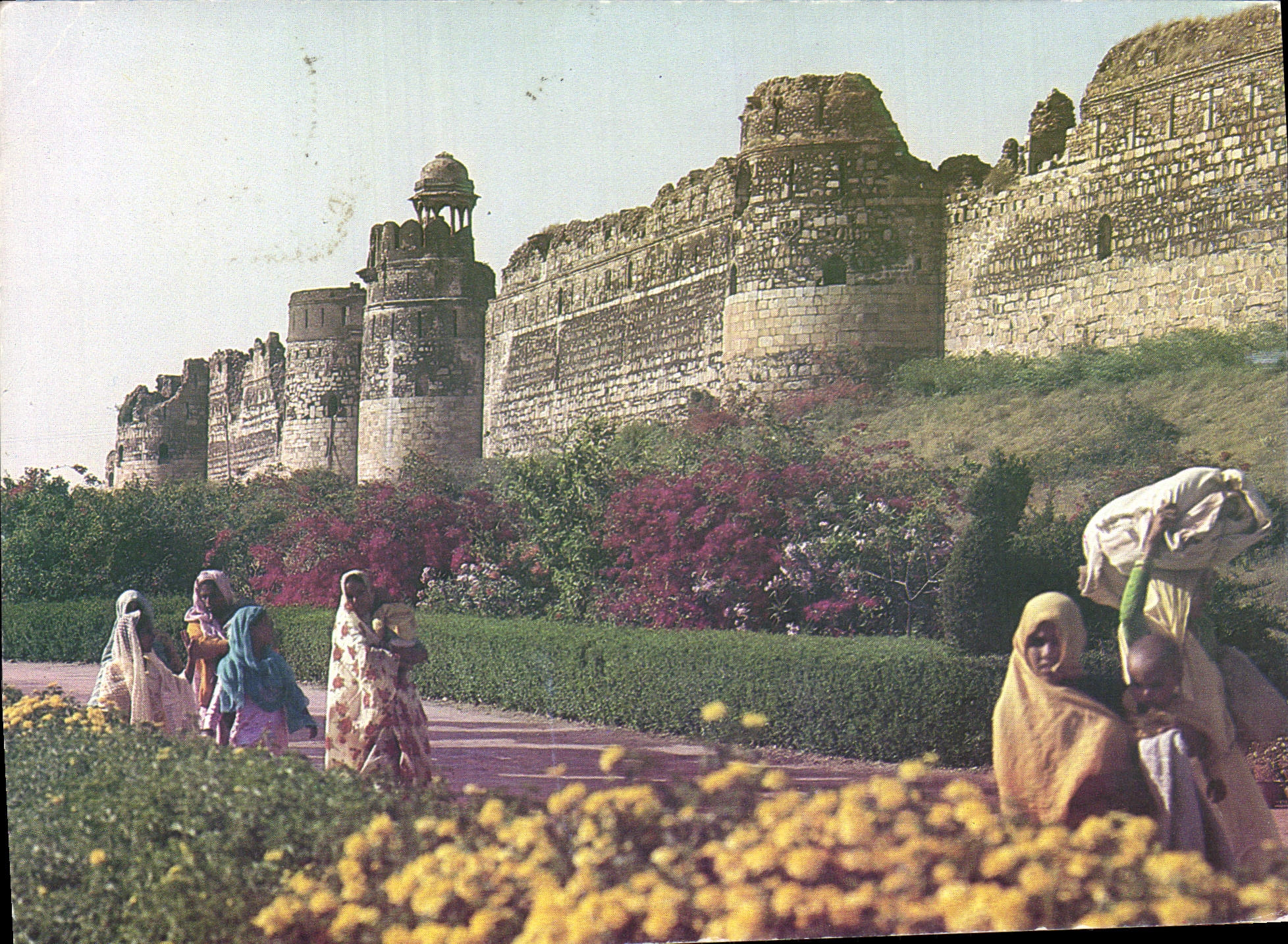 Alter Festung von Neu-Delhi — errichtet von Sher Shah im 16. Jahrhundert nach der Niederlage des Kaisers Humayun — Verlag India Lines, Nr. 0103