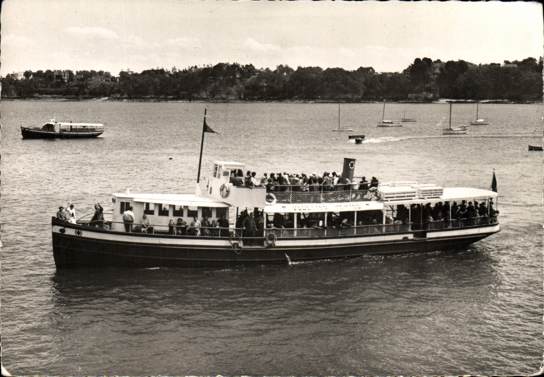 CPM Bateau Vedettes Vertes