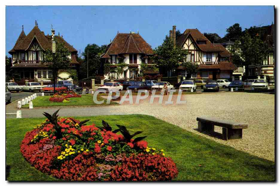 CPM Houlgate Perle de la Cote Fleurie Place de l'Eglise maisons normandes