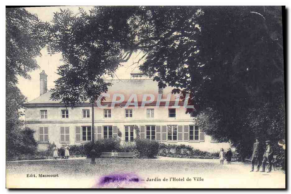 CPM Jardin de l'Hotel de Ville