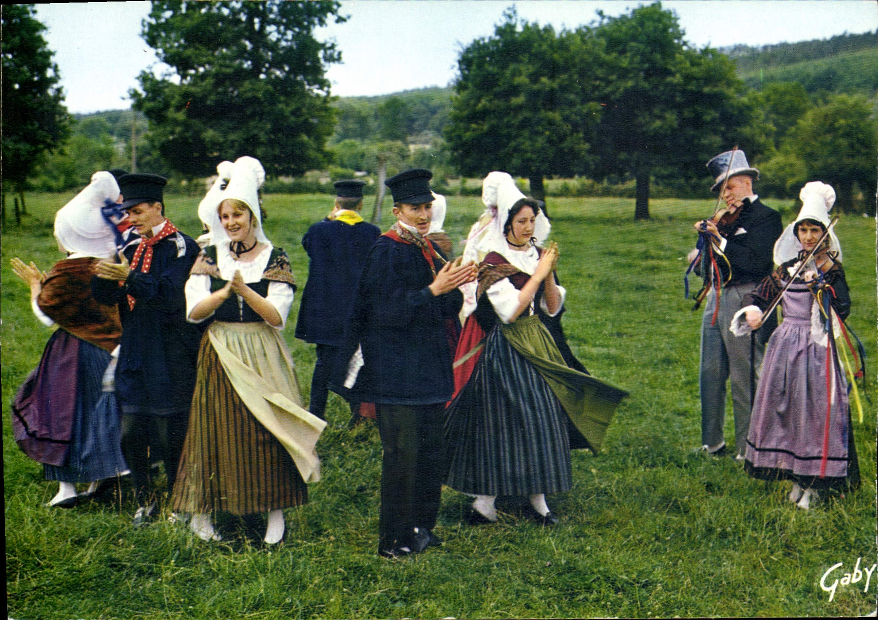 Folklore de France — La Normandie — Groupe folklorique 'Le Point d'Alençon' — Éditions Gaby