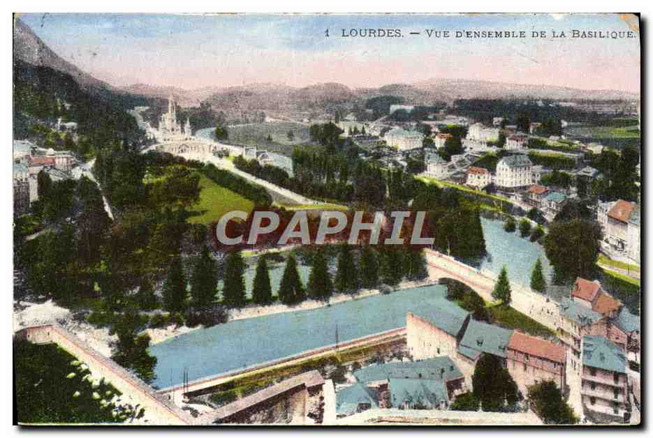 CPA Lourdes Vue D'Ensemble De La Basilique